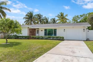 226 SW 13th Avenue SW, Boynton Beach, FL 33435 - MLS#R11110916