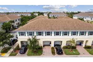 99 SW 7th Court, Pompano Beach, FL 33060 - MLS#R11110963