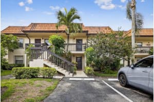 7142 Golf Colony Court 102, Lake Worth