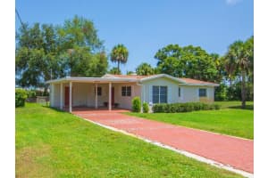 4606 30th Ave, Vero Beach, FL 32967 - MLS#R11111003