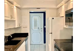 1069 Hillsboro Mile 606, Hillsboro Beach, FL 33062 - MLS#R11111087