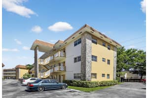 5111 Oakland Park Boulevard, Lauderdale Lakes, FL 33313 - MLS#R11111098