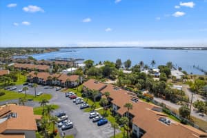 1600 Ne Dixie Highway 10-205, Jensen Beach