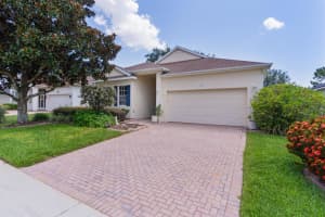 1083 Mesa Verde Court, Clermont, FL 34711 - MLS#R11111263