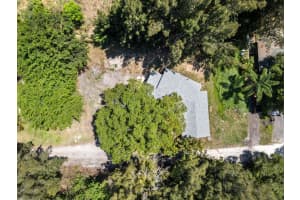 2735 6th Street, Vero Beach, FL 32968 Sold 09/03/25