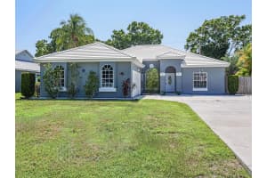 2565 44th Avenue, Vero Beach, FL 32966 - MLS#R11111279