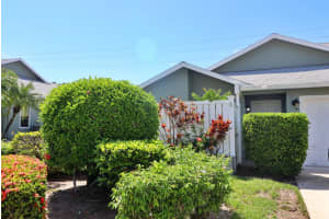 6676 SE Yorktown Drive, Hobe Sound, FL 33455 - MLS#R11111378