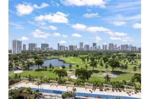 20379 W Country Club Drive 937, Aventura