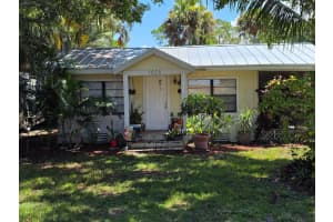1955 10th Place, Vero Beach