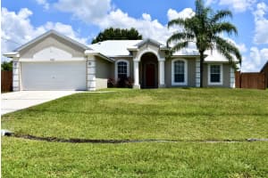 1561 Sw Gadsan Avenue, Port Saint Lucie