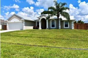 1561 SW Gadsan Avenue, Port Saint Lucie, FL 34953 - MLS#R11111441