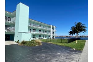 219 Lakeview 102 Avenue 102, Lantana, FL 33462 - MLS#R11111496