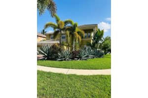 2261 Ridgewood Circle, Royal Palm Beach, FL 33411 - MLS#R11111574