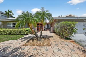 1711 W Terra Mar Drive, Lauderdale By The Sea, FL 33062 - MLS#R11111616
