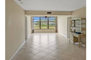 3520 Whitehall Drive, West Palm Beach, FL 33401 - MLS#R11111705