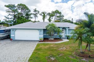 106 Se Crosspoint Drive, Port Saint Lucie