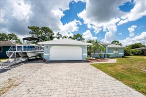106 SE Crosspoint Drive, Port Saint Lucie, FL 34983 - MLS#R11111736
