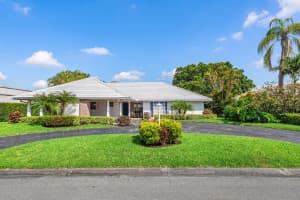 367 Villa Drive S, Atlantis, FL 33462 Sold 10/08/25