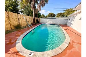 601 Nw 38th Street, Deerfield Beach