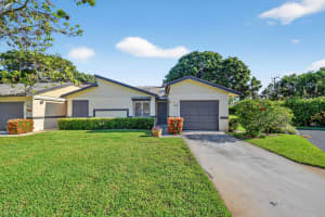 10 Ridge Point Drive, Boynton Beach, FL 33435 - MLS#R11111838