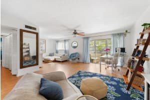 719 Lori Drive 205, Palm Springs