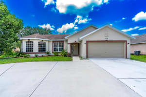 926 SW Nichols Terrace, Port Saint Lucie, FL 34953 - MLS#R11111886