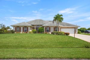 165 SW Hawthorne Circle, Port Saint Lucie, FL 34953 - MLS#R11111910