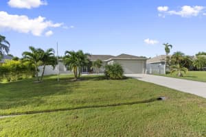 842 SE Chaloupe Avenue, Port St Lucie, FL 34983 Sold 09/10/25