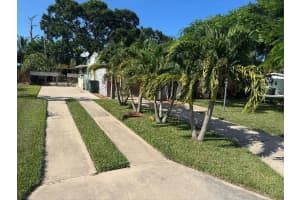 334 Smallwood Avenue, Fort Pierce, FL 34982 Sold 08/25/25