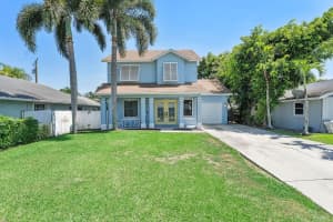 2808 Cambridge Road, Lake Worth