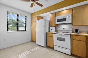 2421 Village Boulevard 206, West Palm Beach, FL 33409 - MLS#R11112145