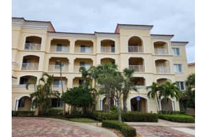 35 Harbour Isle Drive 104, Fort Pierce, FL 34949 - MLS#R11112328