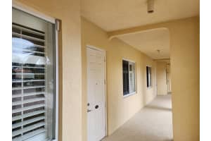 35 Harbour Isle Drive 104, Fort Pierce, FL 34949 - MLS#R11112328