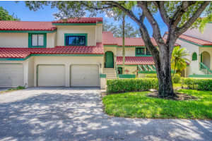10 Lexington Lane E B, Palm Beach Gardens