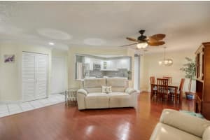 10 Lexington Lane E B, Palm Beach Gardens, FL 33418 - MLS#R11112368
