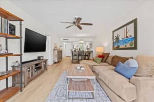 21 Royal Palm Way 105, Boca Raton