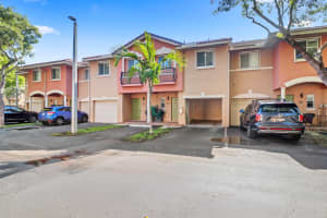 37 SE 3rd Avenue, Hallandale Beach, FL 33009 - MLS#R11112414