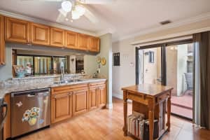 8041 Nw 71st Court, Tamarac