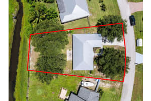 522 SW South Quick Circle, Port Saint Lucie, FL 34953 - MLS#R11112489