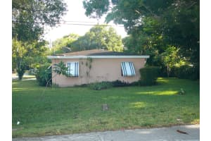 2101 S 33rd Street, Fort Pierce, FL 34947 Sold 11/26/25
