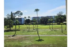 3661 Via Poinciana 310, Lake Worth, FL 33467 - MLS#R11112633