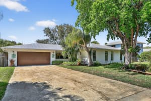 5133 Se Tall Pines Way, Stuart