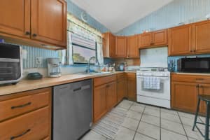 21 Peachtree Place, Boynton Beach, FL 33436 Sold 10/15/25