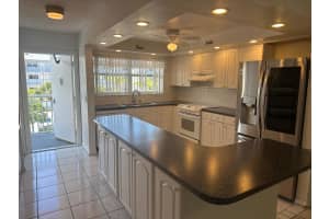 2012 Federal Highway, Boynton Beach, FL 33435 - MLS#R11112738