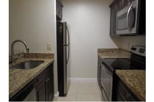 913 Meadows Circle, Boynton Beach
