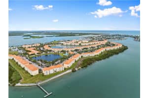 29 Harbour Isle Drive 203, Hutchinson Island