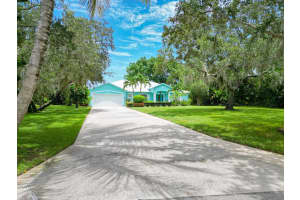 631 SE Norsemen Drive, Port Saint Lucie, FL 34984 Sold 10/15/25
