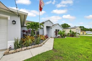 8325 105th Court, Vero Beach, FL 32967 - MLS#R11112887