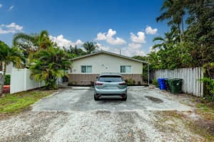 8 NE 16 Place 2, Fort Lauderdale, FL 33305 - MLS#R11112986