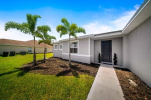 1066 SW Jennifer Terrace, Port Saint Lucie, FL 34953 - MLS#R11113036
